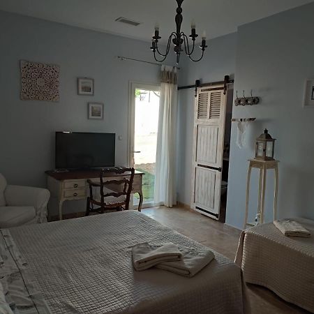 Les Olivades Bed & Breakfast Magalas Bagian luar foto